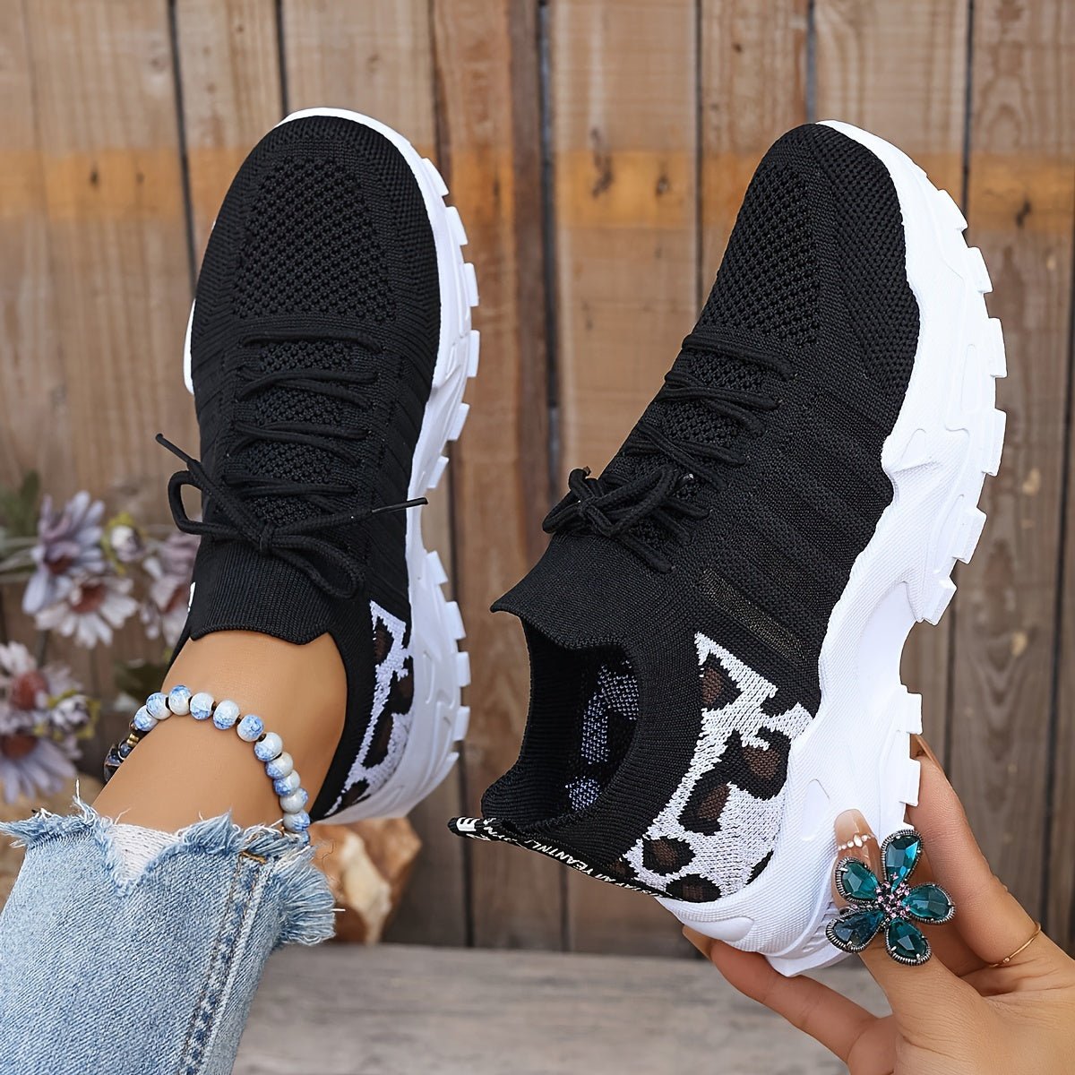 Black / 12