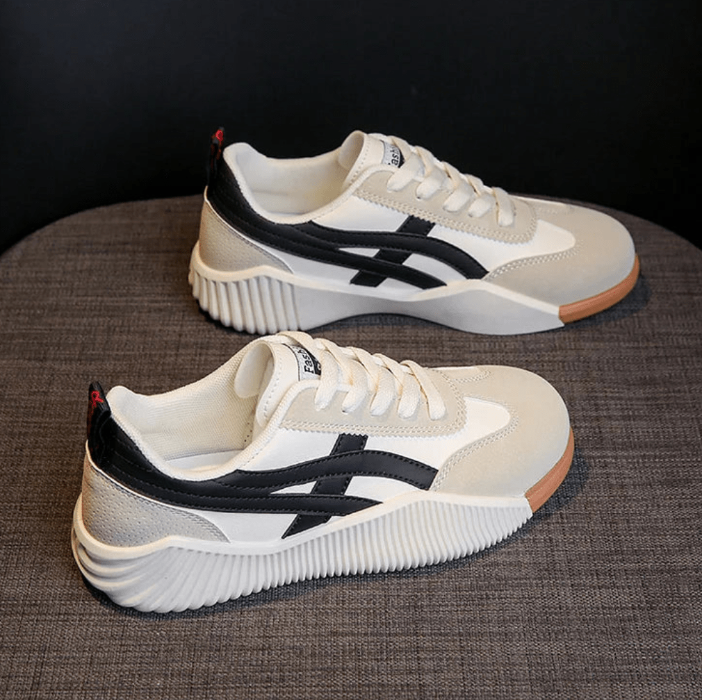 Black/White / 11